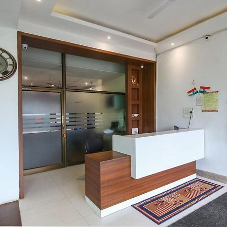 Oyo 3603 White Pearl Hotel Dzsabalpur Kültér fotó