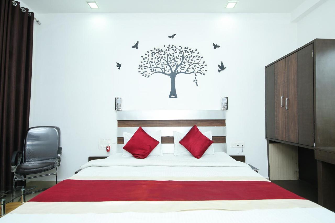 Oyo 3603 White Pearl Hotel Dzsabalpur Kültér fotó