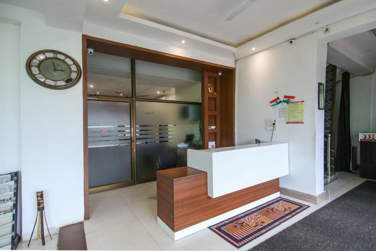 Oyo 3603 White Pearl Hotel Dzsabalpur Kültér fotó