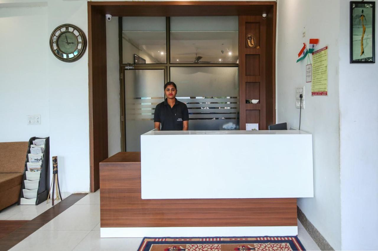 Oyo 3603 White Pearl Hotel Dzsabalpur Kültér fotó